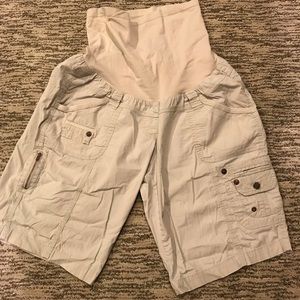 Maternity shorts